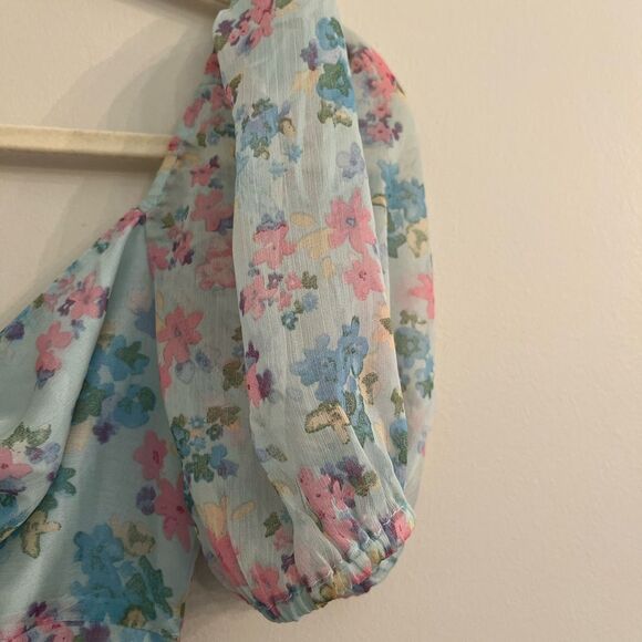 ASTR The Label Floral Smocked Dress - Picture 7 of 16